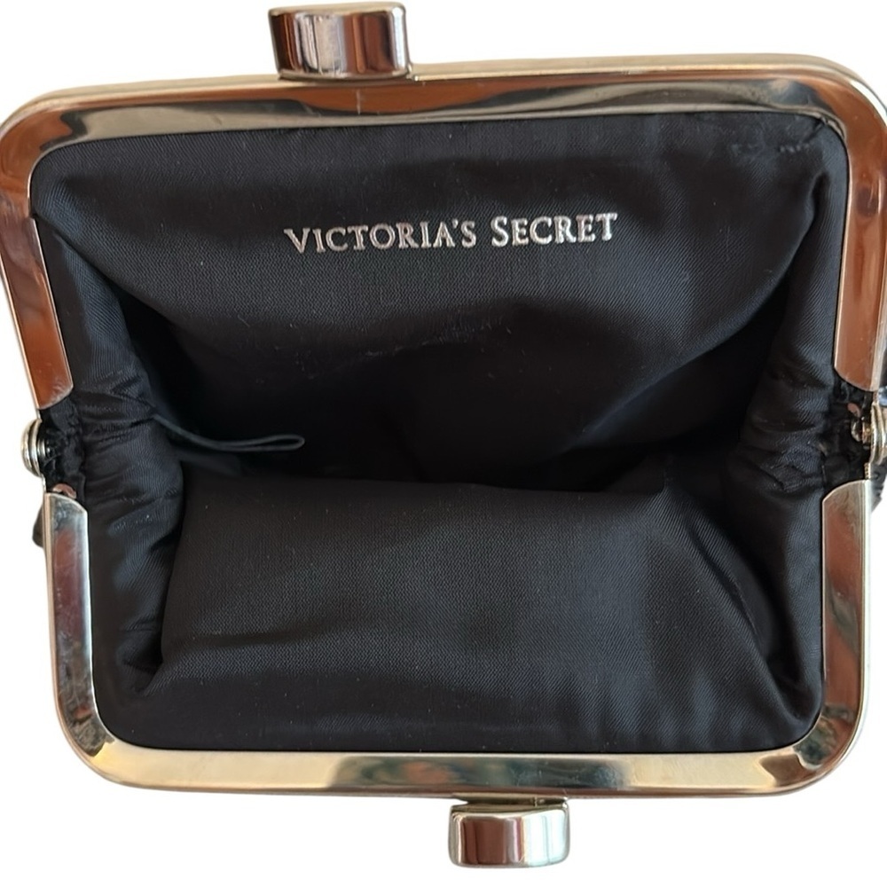 Victoria's Secret Black Sequin Coin Purse Kiss Lock  Silvertone Hardware - Picture 4 of 6